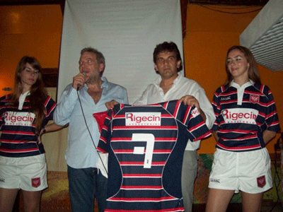 El presidente Brezzo, en la presentación de la nueva camiseta del equipo.