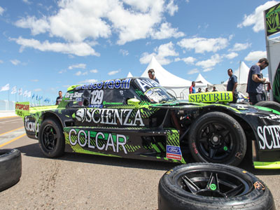 El Ford de Giallombardo preparado para la carrera en Neuquén.