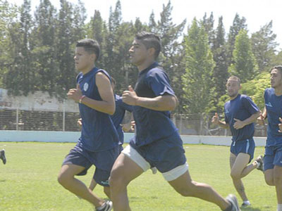 El Mate tuvo su primera prueba futbolística del año en la Barranca.