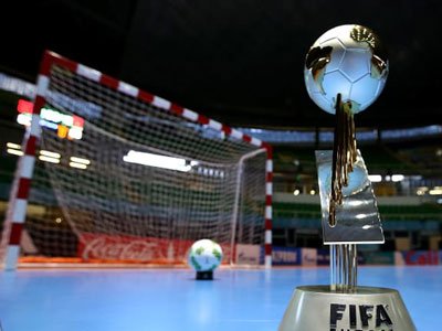 El trofeo del Mundial seguirá en manos de Argentina hasta el año que viene.