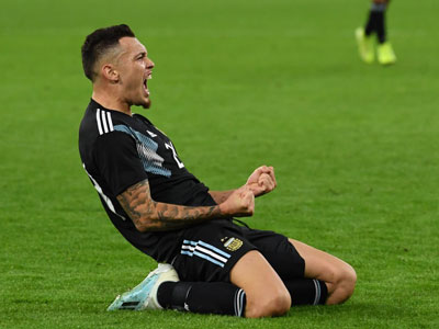 Lucas Ocampos grita su gol, el del empate de Argentina ante Alemania.