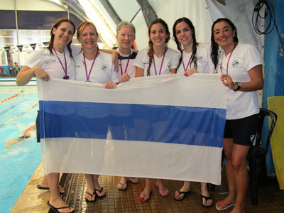 El equipo femenino del QAC que se consagró en una de las copas.