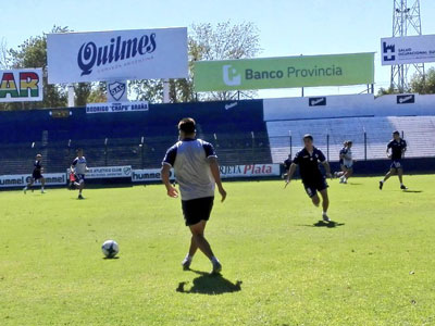 Un Quilmes renovado enfrentará a Aldosivi en Mar del Plata.