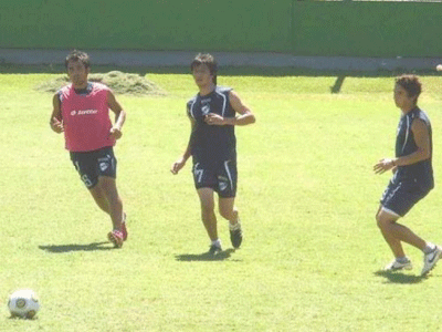 Con Caneo como enganche, Quilmes buscará empezar bien en Corrientes.