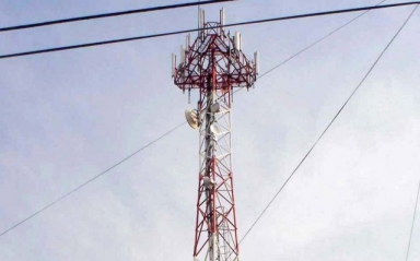 Apenas treinta personas participaron de la asamblea que aprueba la colocación de una antena para telefonía celular en la sede de la institución de Quilmes Oeste.