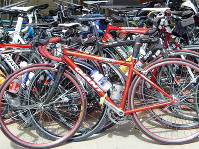 Las bicicletas están preparadas para el desafío del fin de semana.