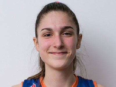 Georgina Buzzetti, la bernalense que entrena con la Selección Argentina U18.