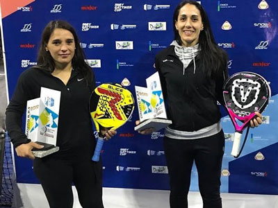 Trofeos y felicitaciones para la dupla campeona en el torneo del Chaco.