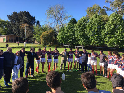 Ofrenda triunfal del Don Bosco Rugby después de otra contudente victoria en el GII.