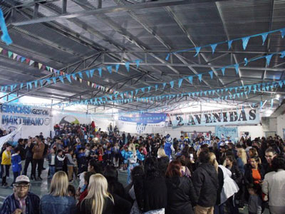 Mucha participación en la inauguración del techo del gimnasio del 2 Avenidas.