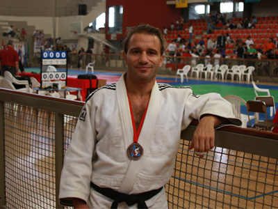 Fabián Lavalle y su medalla en el Campeonato Nacional Apertura de Judo.