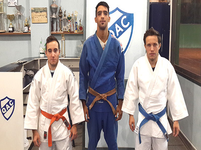 Los tres chicos del Judo del QAC, que viajarán a Catamarca.