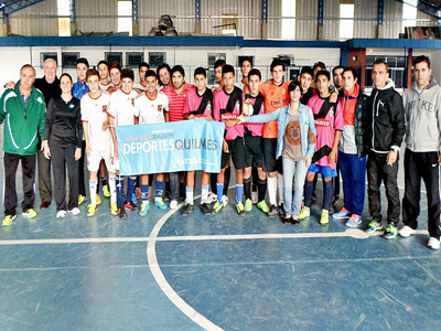 Los jugadores que participaron de las finales quilmeñas de Futsal.