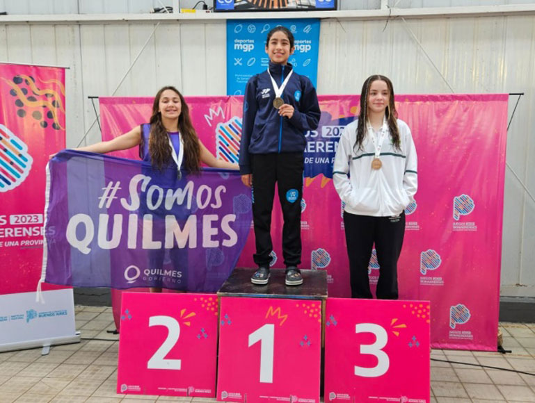 Muy buen papel de Luana Vivas para alcanzar la medalla de Plata en los 100 metros Pecho.