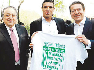 Sergio Martínez y el compromiso social en una campaña en Méjico.