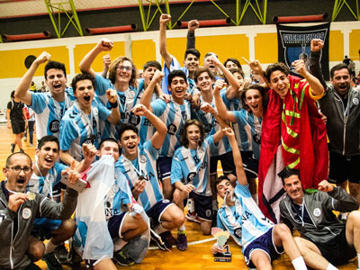 Los menores argentinos festejan el título conseguido en Mendoza.