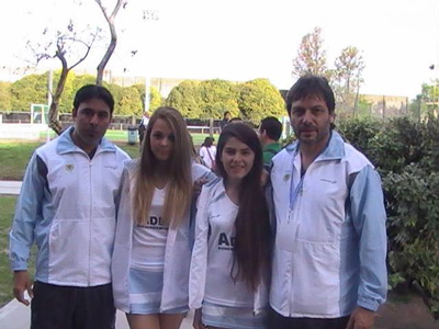 Lupo y los jugadores quilmeños que participaron del seleccionado.