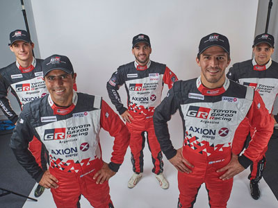 El equipo Toyota completo, con Damián Fineschi entre los pilotos.