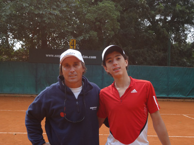 Martín Aon junto a su entrenador, Marcelo García.